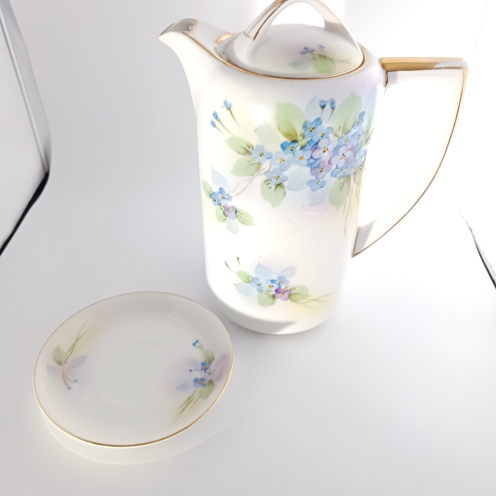 Vintage Tea Pot With Lid And Saucer